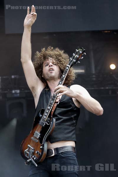 WOLFMOTHER - 2016-08-27 - SAINT CLOUD - Domaine National - Grande Scene - 